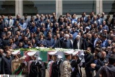 شهدای رمضان توسط روزه‌داران تشییع شدند/ پیام ایران از قلب تهران به داعش:«همه ما مدافع وطن و حرمیم»