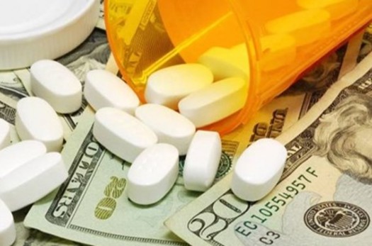 «وضعیت سفید» در بازار دارو/ تخصیص ارز مورد نیاز دارو به ذی‌نفعان