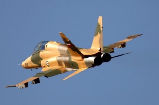 اجرای نمایش‌ هوایی توسط جنگنده‌های ایرانی در آسمان کیش
