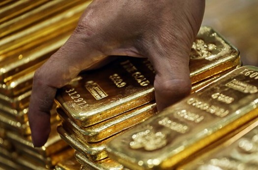 افزایش ۴.۵ دلاری قیمت طلا در بازارهای جهانی/مخالفت ترامپ با سیاست‌های افزایش نرخ بهره