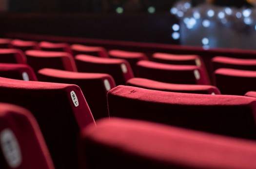 این صندلی‌ها هنوز خالی‌اند/ نخبگان فرهنگی به کمک سینما بشتابند