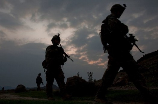 ادامه تحرکات نظامی مشکوک آمریکا در منطقه؛ انتقال تجهیزات لجستیکی از عراق به سوریه