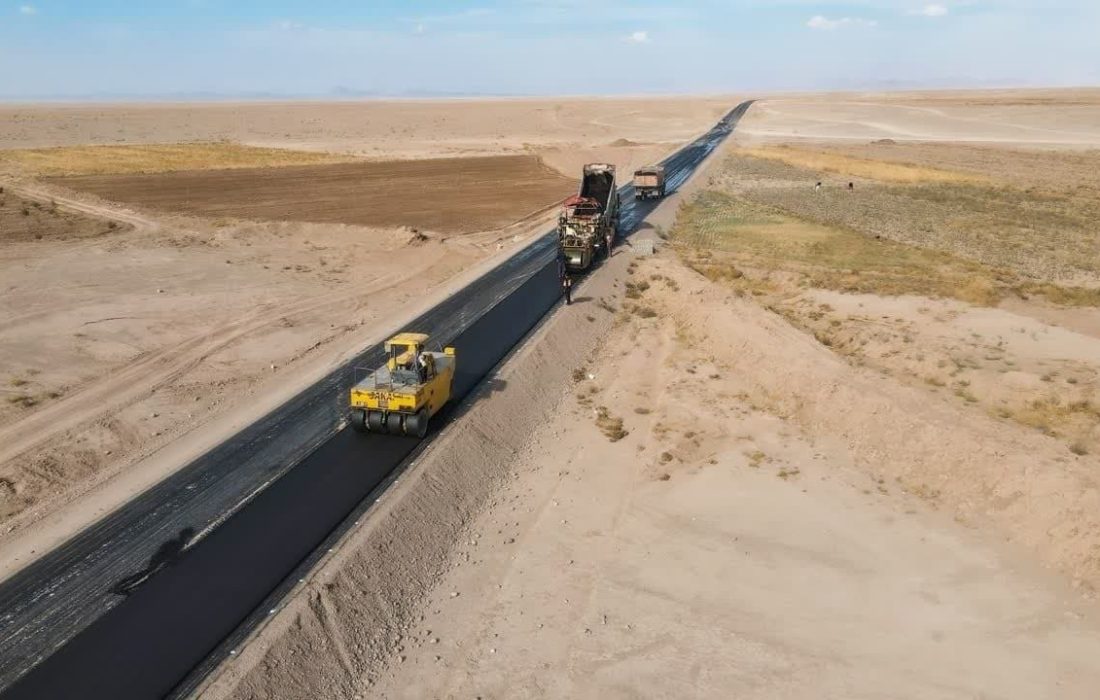 آغاز عملیات روکش آسفالت گرم محور اسدیه – بیرجند